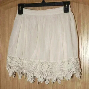 Frenchi Size XS skirt mini cream lace trim elastic waist lightweight soft